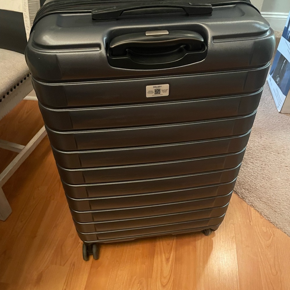 Delsey Paris Luggage’s - Picture 4 of 5